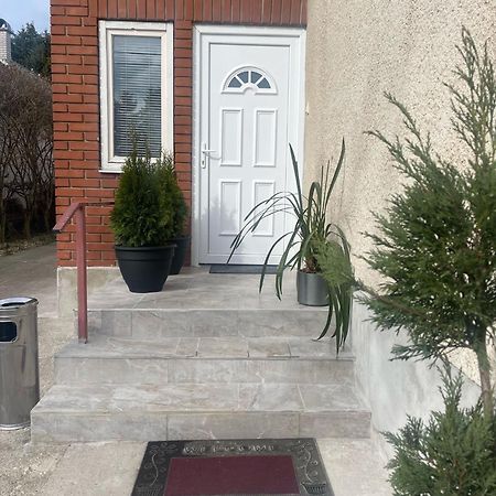 Airport17 B&B Vecsés Dış mekan fotoğraf